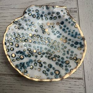 Elegant Gold and Blue Decorative Shell